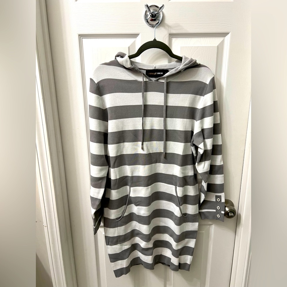 Gabrielle Union grey and white sweater dress with hood size large